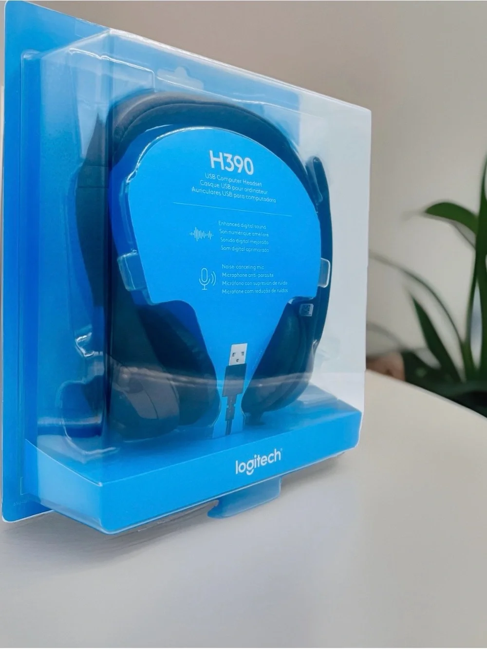 Logitech H390 Wired Headset for PC Laptop,Stereo Headphones With NoiseCancelling